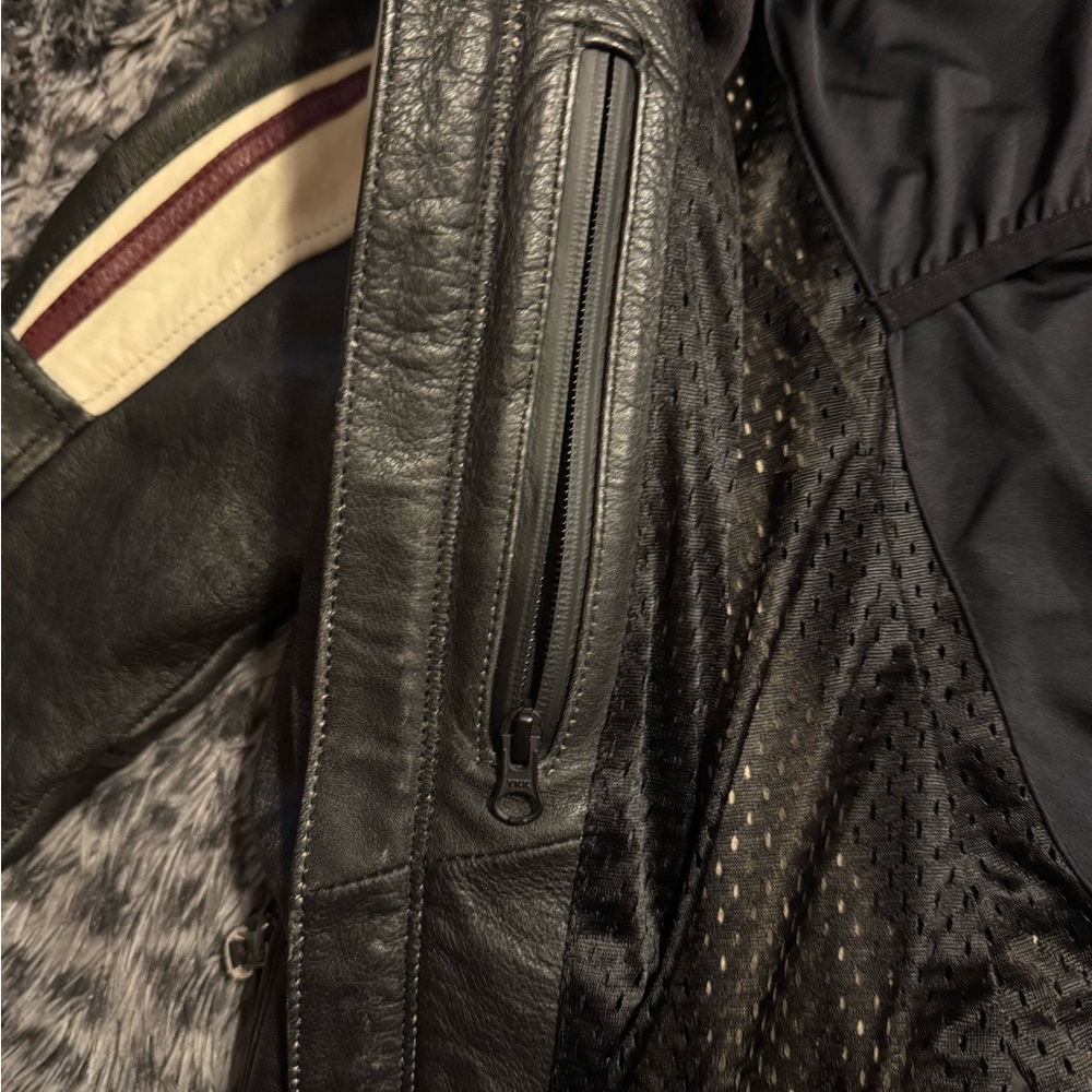 Harley-Davidson Black and Cream Leather Motorcycle Jacket with Burgundy Accents - Picture 6 of 8